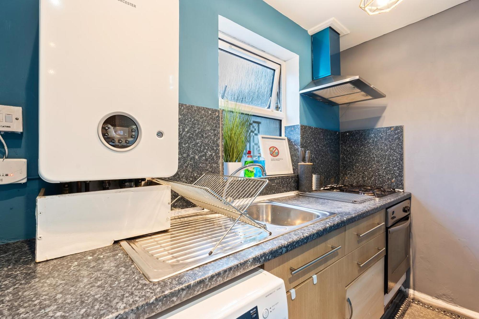 Comfy 4Br House Close To Subway Лондон Экстерьер фото
