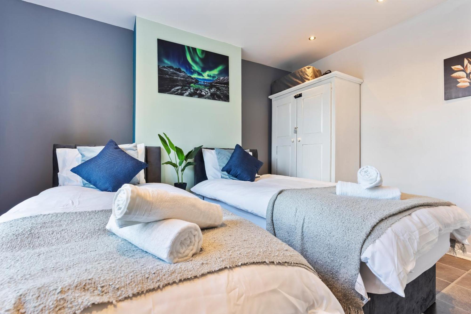 Comfy 4Br House Close To Subway Лондон Экстерьер фото