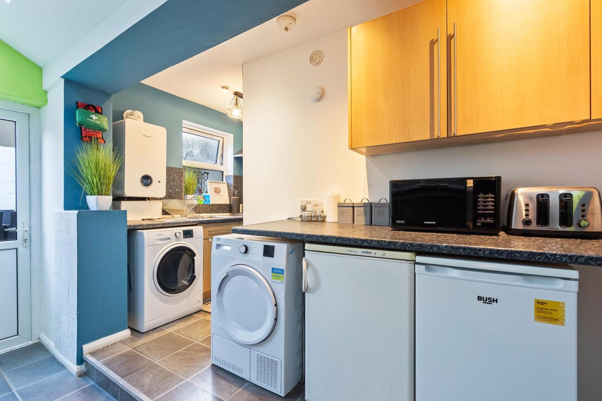 Comfy 4Br House Close To Subway Лондон Экстерьер фото