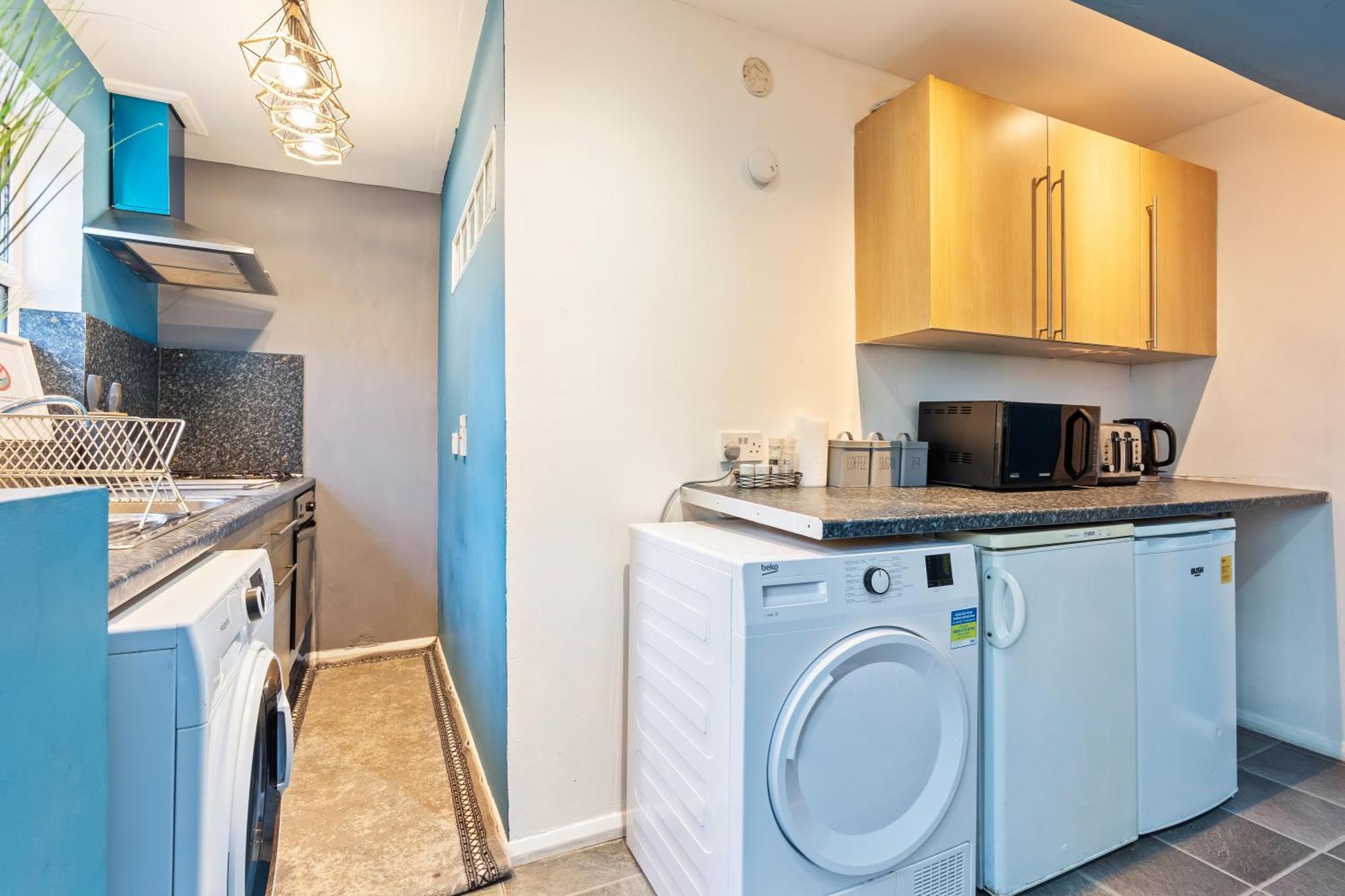 Comfy 4Br House Close To Subway Лондон Экстерьер фото