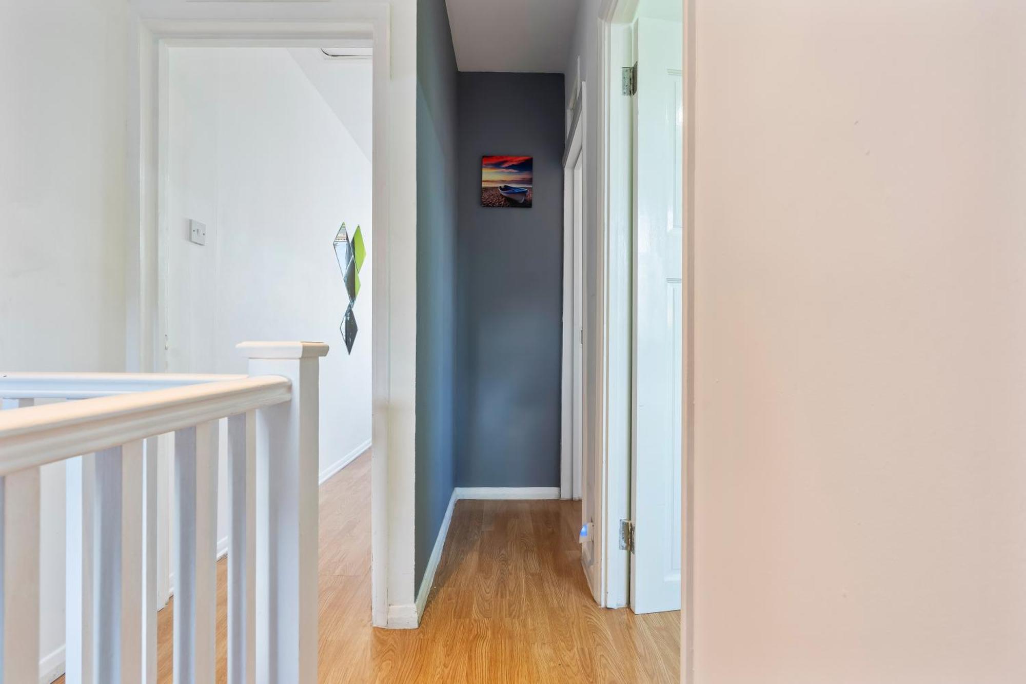 Comfy 4Br House Close To Subway Лондон Экстерьер фото