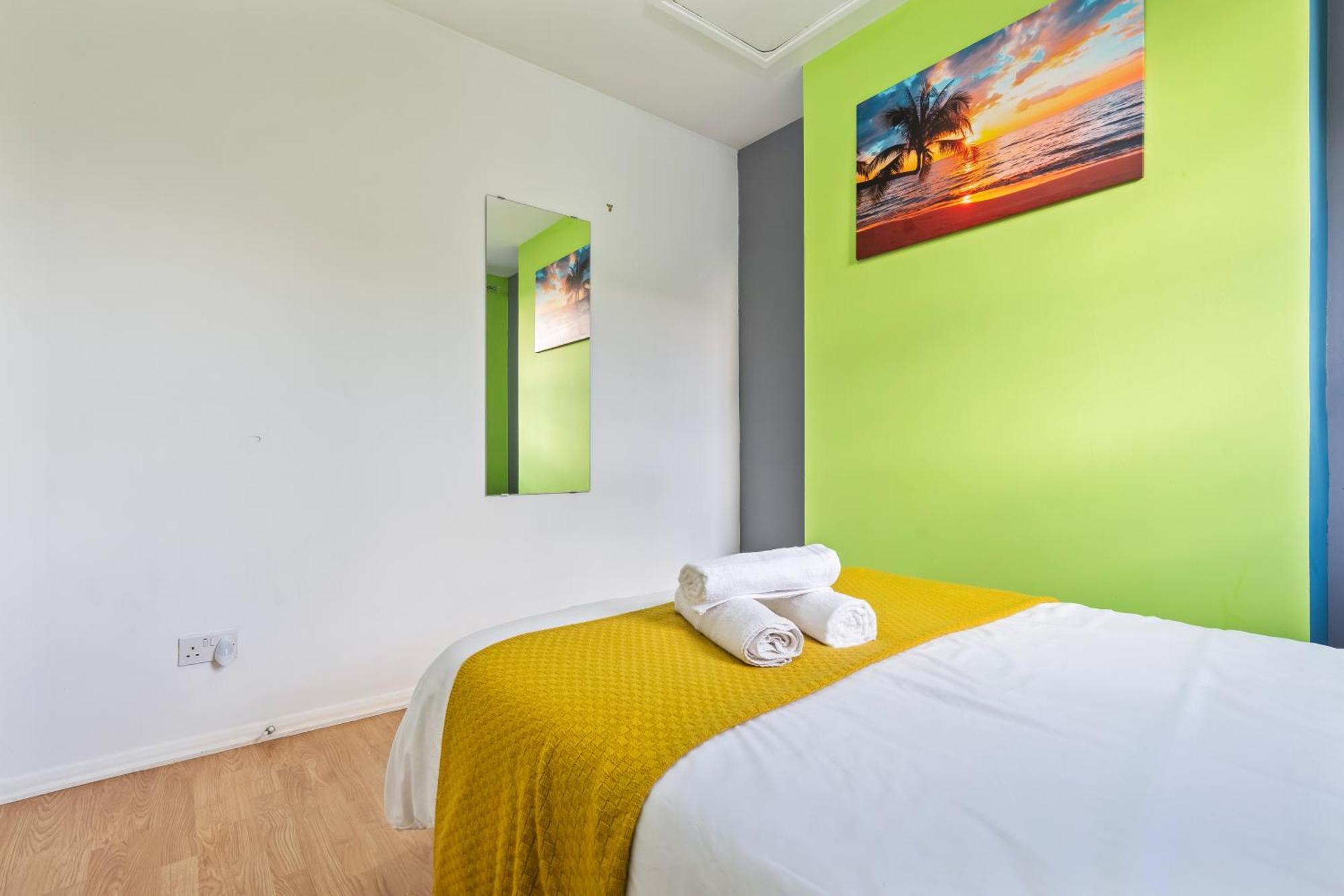 Comfy 4Br House Close To Subway Лондон Экстерьер фото